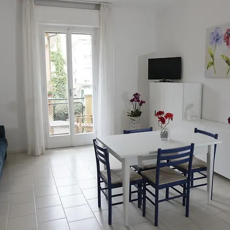 Ofelia Aparthotel 3*