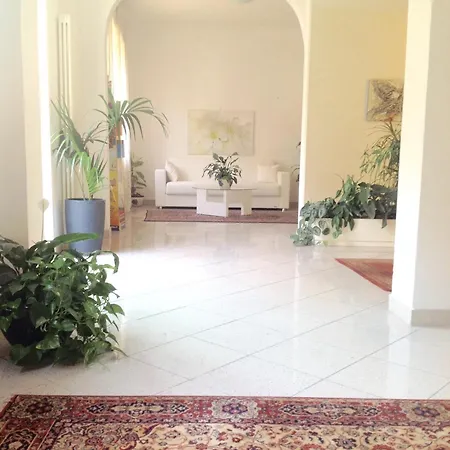 Aparthotel Ofelia 3*