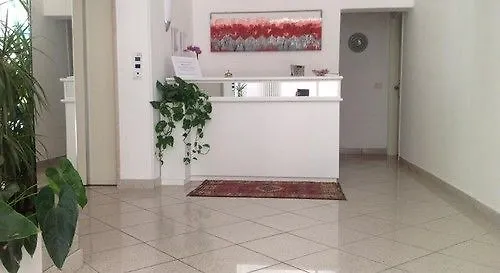 Lägenhetshotell Ofelia 3*