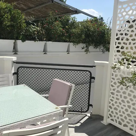 奥费莉亚卡尔公寓式酒店 3*